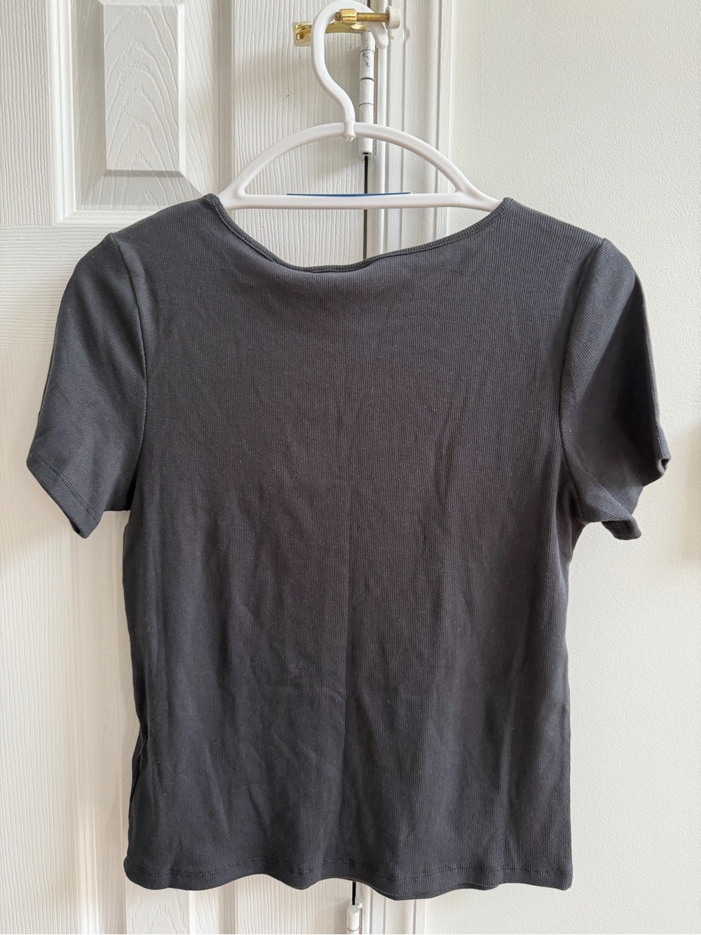 Levi’s The Ribbed Tee - Picture 2 of 4